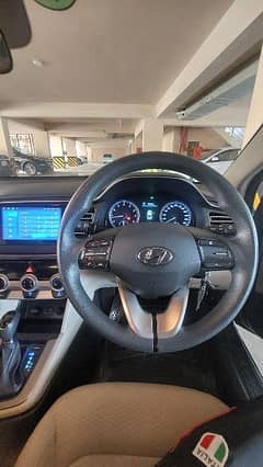 Hyundai Elantra 2022