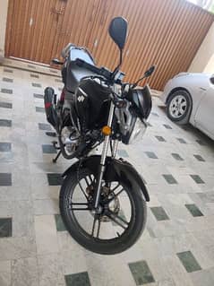 Suzuki GSX 125 Black