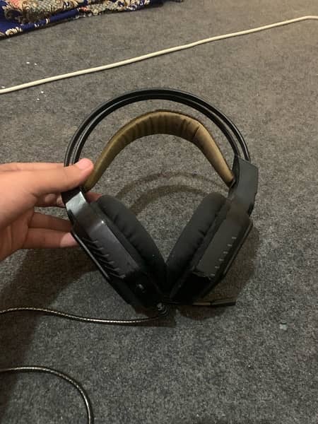 Headphone 0