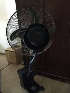 hi I'm selling 2 in 1 padistal + mist fan