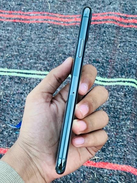 Iphone 11 pro max PTA Approved 4