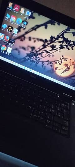 Dell Latitude e7250 Notebook i5 - 5th Generation