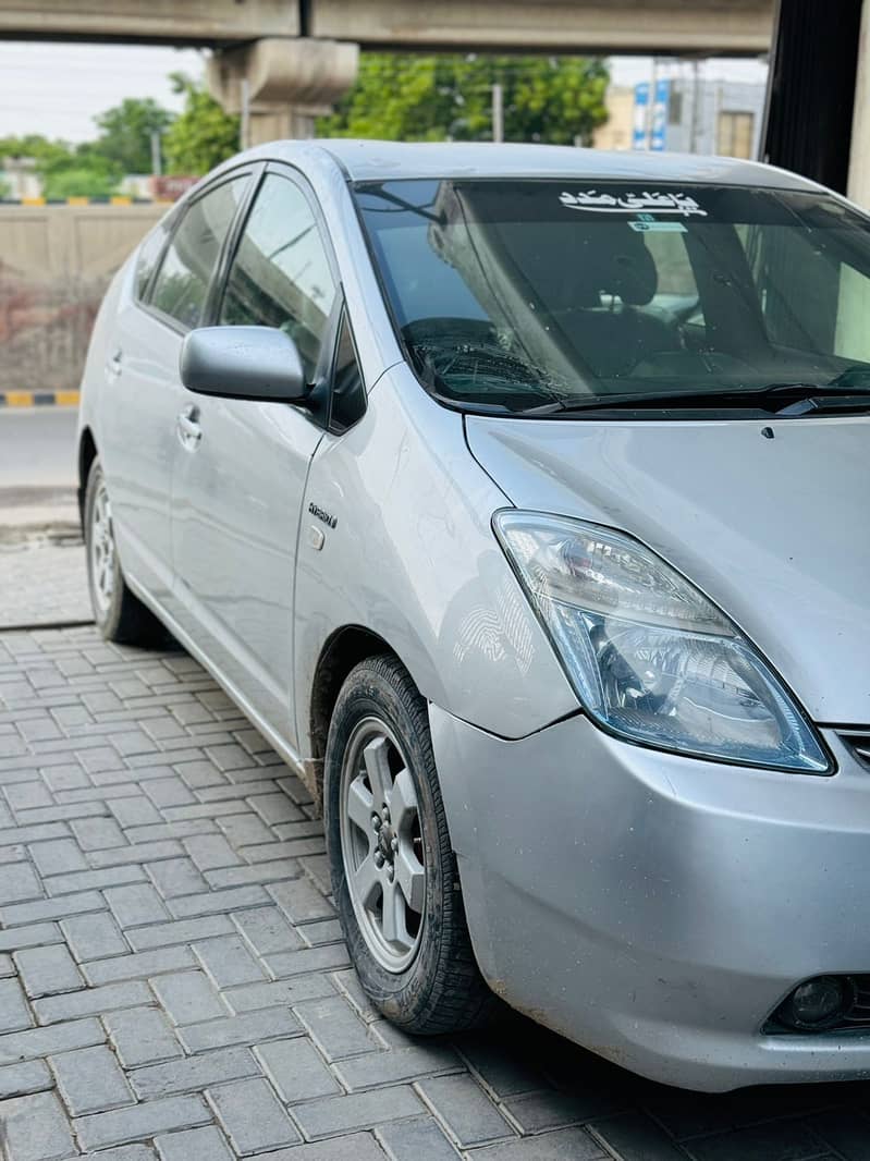 Toyota Prius 2011 Automatic 1