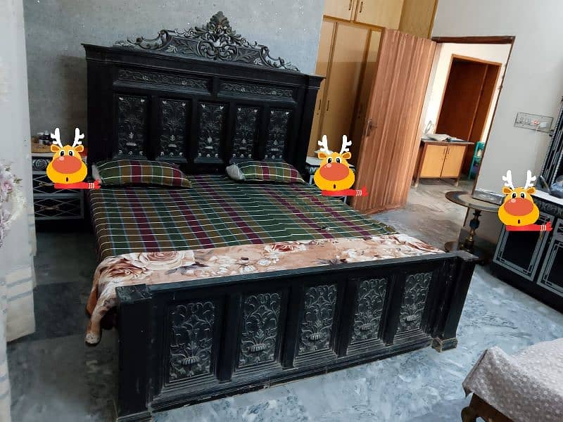 total made by wood chiniote bed only 1