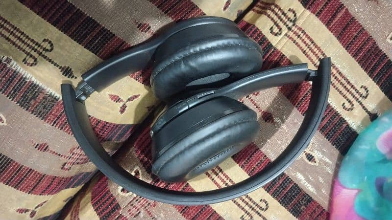 New headphones urgent sale 3