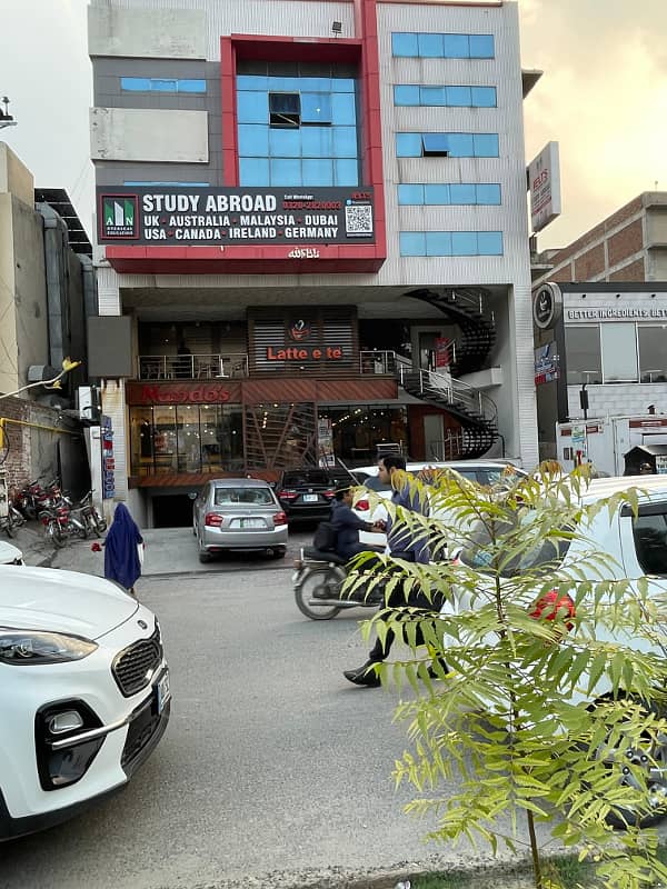 Exclusive 5600 sqft Commercial Plaza for Sale in Koh-i-Noor, Faisalabad 1