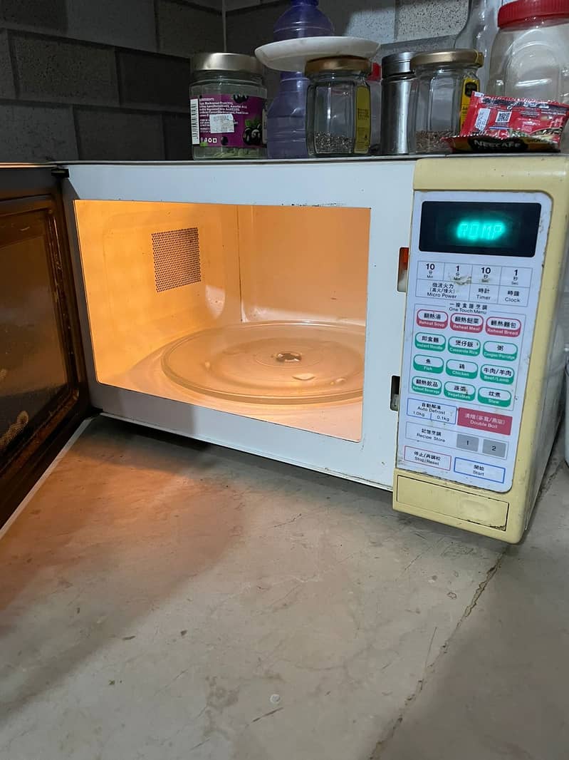 National Microwave Oven 3