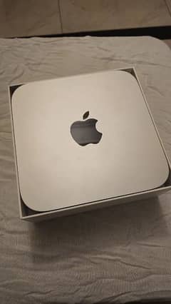 Mac Mini (Apple M2) - 16GB -256gb with Apple Magic Keyboard