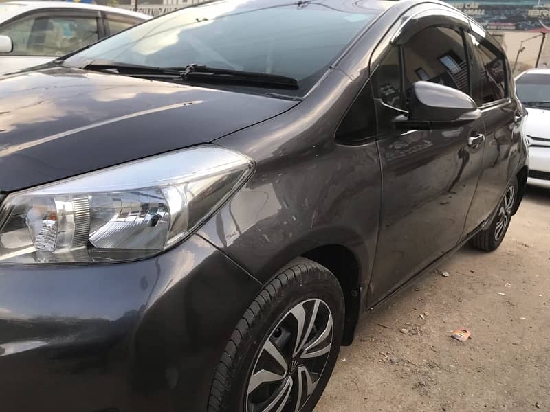 Toyota Vitz 2011 3