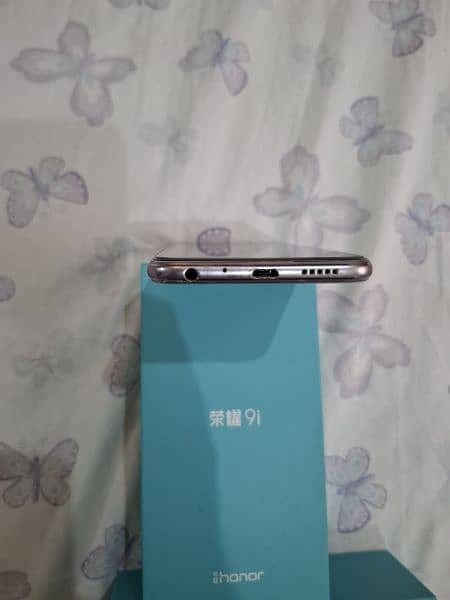 Huawei Honor 9i Genuine Condition 10 x 10 3