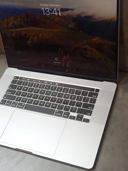 MacBook Pro 2019 I9 32GB 512GB | 16 inches + BAG 1