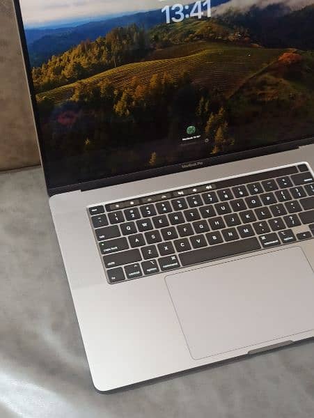 MacBook Pro 2019 I9 32GB 512GB | 16 inches + BAG 2