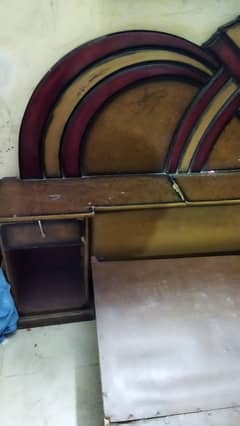 Bed Mattress and Dressing in very good condition