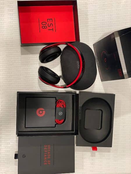 Beats studio 3 Decade Editon 7