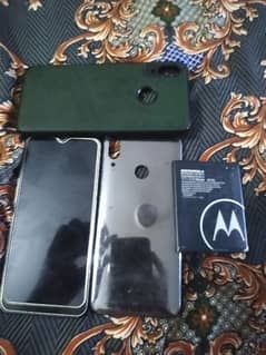 moto e6 plus 4 ram 64 rom 1 sam apppval 1 sim nahi calti