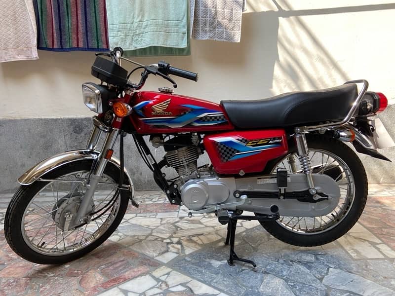 Honda 125 Red 2024 2