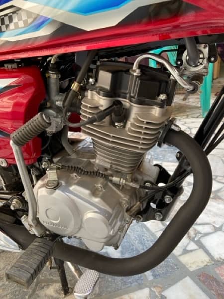 Honda 125 Red 2024 7