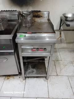 Fryer 24 liter 65,000
Hot plate 20x20 size pani pori & chaat counter