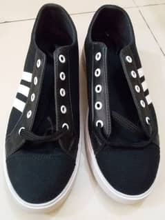 adidas black sneekers for sale