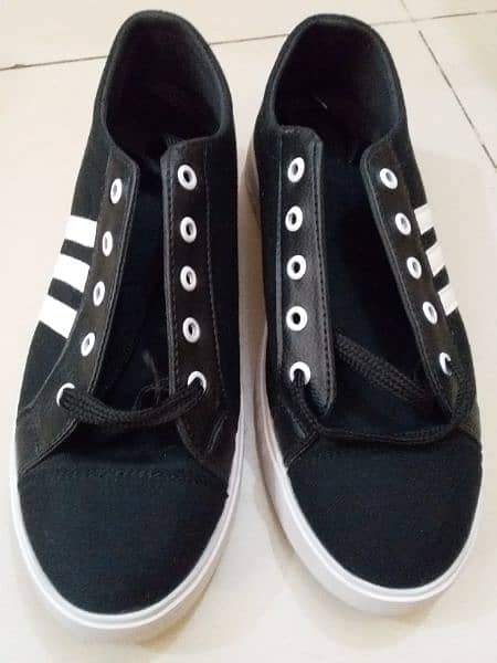 adidas black sneekers for sale 0