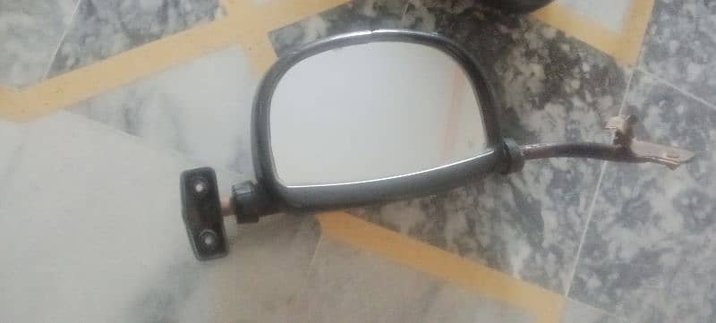 Self Starter, Side Mirrors, Rear Sliding Mirror for Carry, Speakers. 5