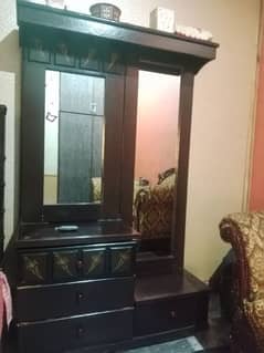 Dressing table for sell.