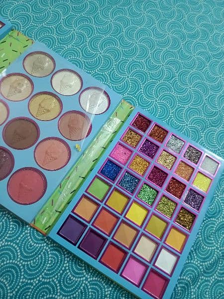 100 in 1 Eye Shadow+blush+highlighter book 4