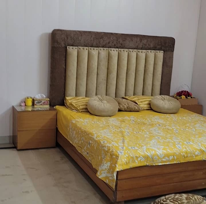 Wooden bed 1