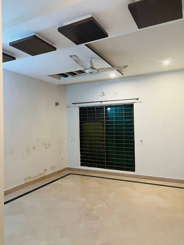 1 Kanal House for rent in Green City 5