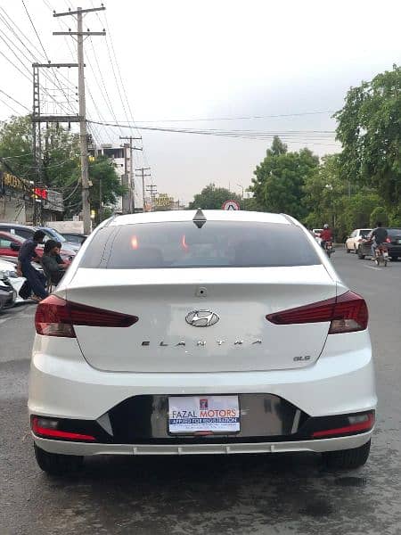 Hyundai Elantra 2022 0