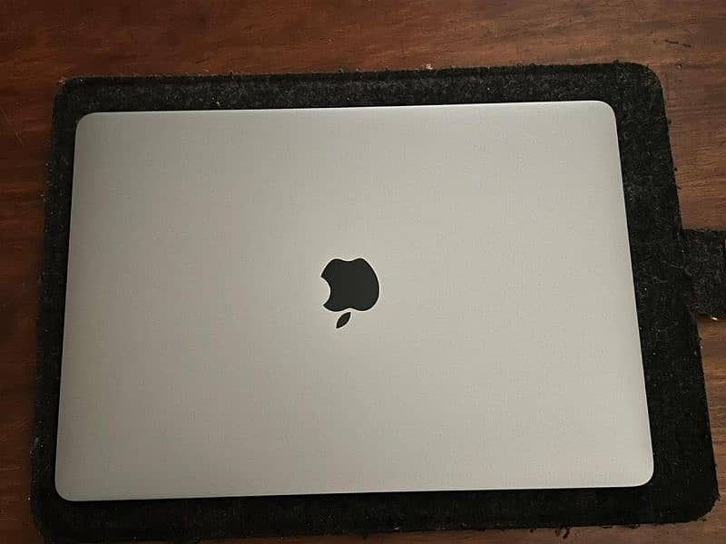 Macbook Pro 2019 8-128, 13 inches 2