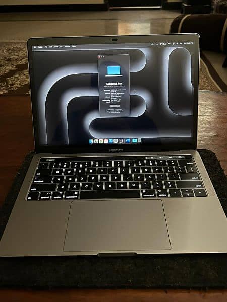 Macbook Pro 2019 8-128, 13 inches 0