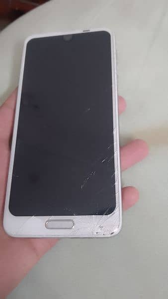 Sharp Aquos r2 4/64 condition 10/8 6