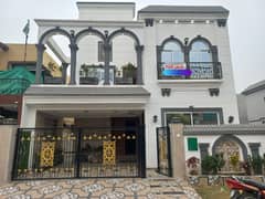 8 Marla Brand New House For Sale In Usman Block Bahria Town Lahore