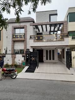 8 marla brand new house for sale in Ali block Bahria town Lahore