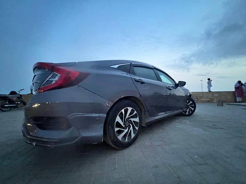 Honda Civic Hardtop 2017 1