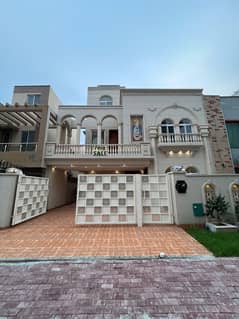 10 Marla Brand New Spanish House With Solar Panel Installed In Bahria Town Lahore