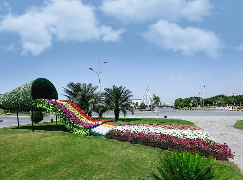 30 Marla Corner Plot For Sale In Golf View Residencia Phase 1, Bahria Town Lahore 4