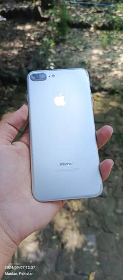 iphone 7plus 128gb pta approved read ad plz 0