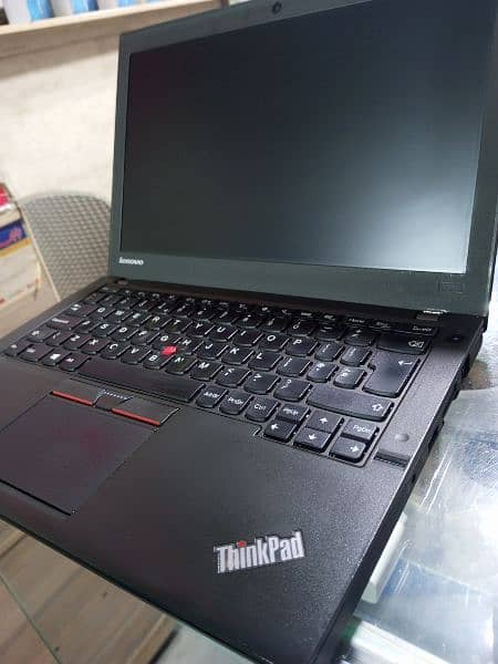 Lenovo X250 - 5th Gen - 4gb Ram / 500gb HD 1