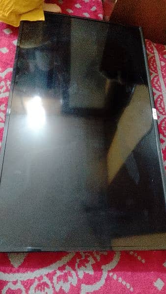 TCL 40 inch led screen broken 1