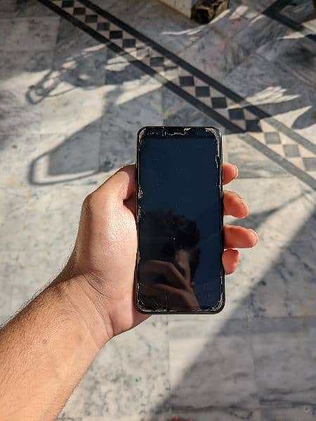 Google pixel 4 in good condition 2