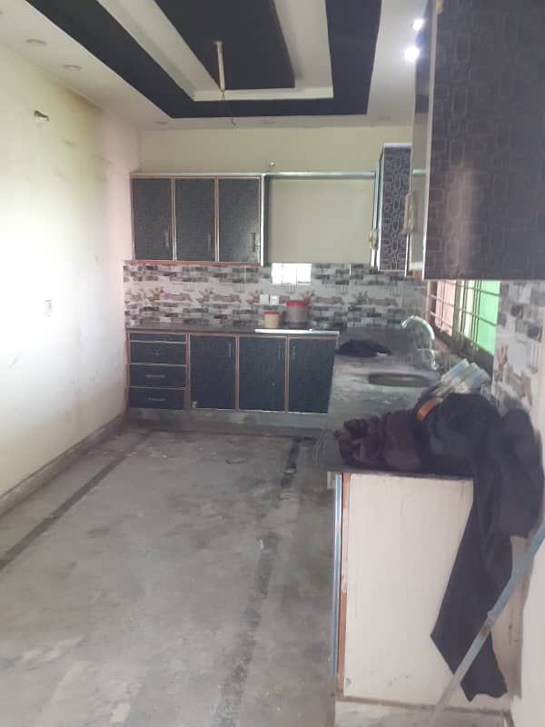 ONE KANAL UPPER PORTION AVAILABLE FOR RENT IN VALENCIA TOWN LAHORE 2