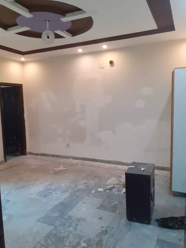 ONE KANAL UPPER PORTION AVAILABLE FOR RENT IN VALENCIA TOWN LAHORE 4