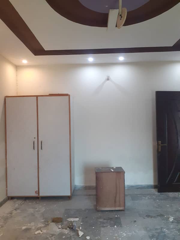 ONE KANAL UPPER PORTION AVAILABLE FOR RENT IN VALENCIA TOWN LAHORE 5