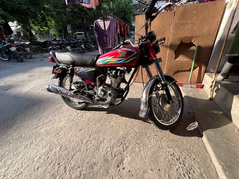 Honda 125 2018 model golden number 1