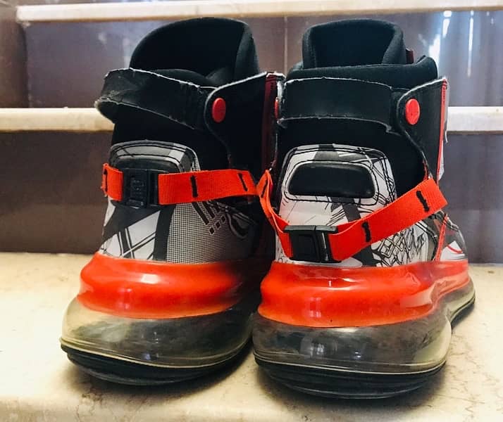 Nike 720 saturn league (one time used) 4