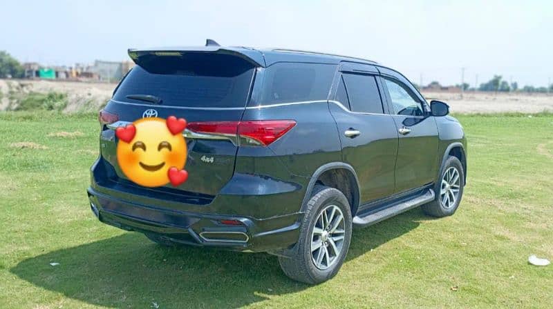 Toyota Fortuner V 2018 5