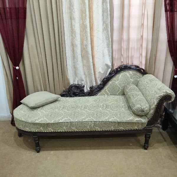 7 seater sofa set included chenoiti seaty. 2