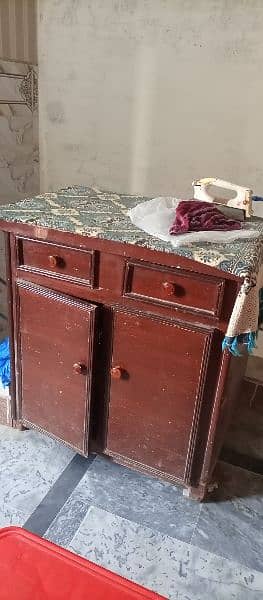 King/Double Bed, Dressing Table, Showcase Almirrah,استری اسٹینڈ 5